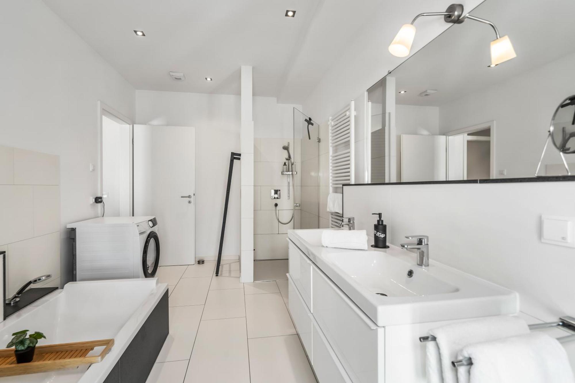 Dnd Design Loft I 170Qm I Parken I Balkon I Workstation I Netflix I Kaffee I Waschmaschine I Trockner I Xbox I Ausblick Apartment Wurzburg Luaran gambar